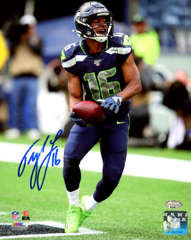 TYLER LOCKETT AUTOGRAPHED 8X10 PHOTO SEATTLE SEAHAWKS MCS HOLO STOCK #209193