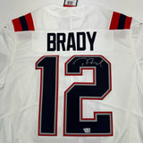 Autographed/Signed Tom Brady Patriots White Nike Limited Jersey Fanatics COA