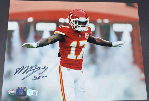 MECOLE HARDMAN AUTOGRAPHED KANSAS CITY CHIEFS 11x14 PHOTO BECKETT