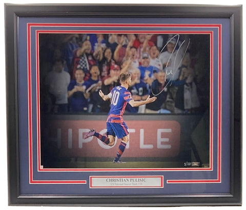 Christian Pulisic Signed Framed 16x20 USA Soccer Spotlight Photo Panini