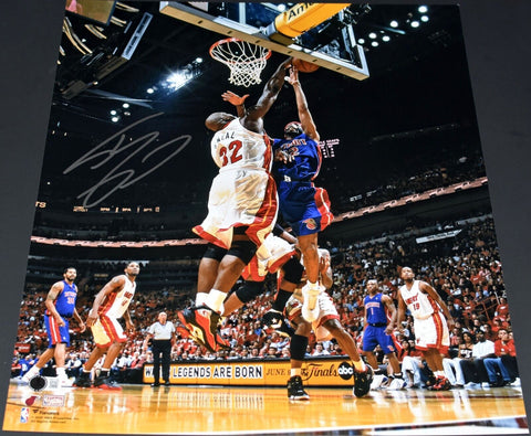 SHAQUILLE SHAQ O'NEAL AUTOGRAPHED MIAMI HEAT 16x20 PHOTO BECKETT