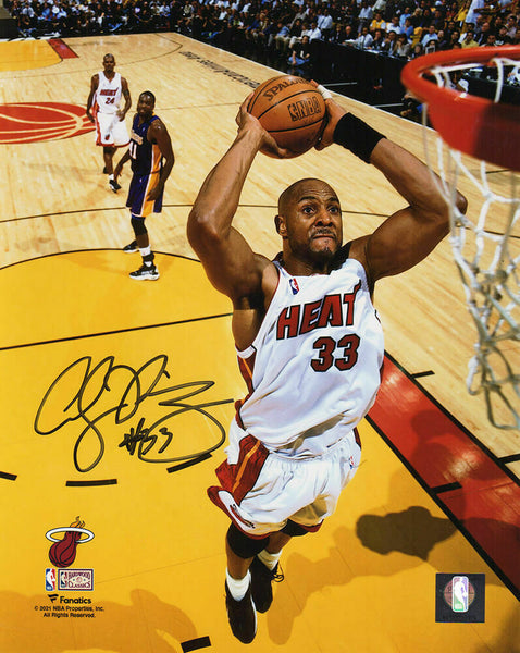 Alonzo Mourning Signed Miami Heat Action 8x10 Photo (SCHWARTZ SPORTS COA)