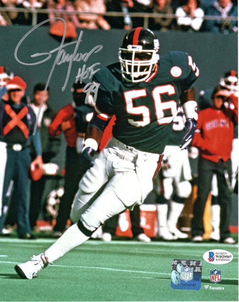 Lawrence Taylor Signed New York Giants 8x10 Photo W/ HOF 99 Beckett Witnessed