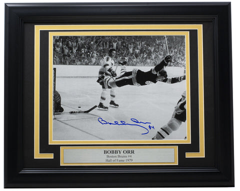 Bobby Orr Signed Framed 8x10 Boston Bruins Flying Goal Photo GNR