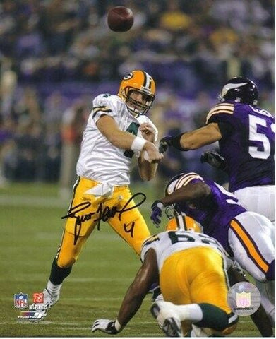 Brett Favre Autographed Green Bay Packers Unframed 16x20 Photo 421 TD