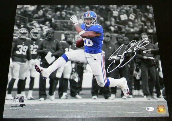 SAQUON BARKLEY SIGNED AUTOGRAPHED NEW YORK GIANTS 16x20 PHOTO BECKETT