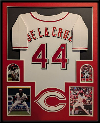 FRAMED CINCINNATI REDS ELLY DE LA CRUZ AUTOGRAPHED SIGNED JERSEY BECKETT HOLO