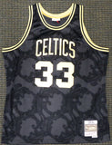 CELTICS LARRY BIRD AUTOGRAPHED BLACK M&N GOLD TOILE JERSEY XL BECKETT 177716