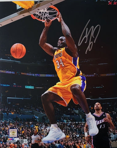 Shaquille O'Neal Autographed Los Angeles Lakers 16x20 Photo Beckett Witnessed #2