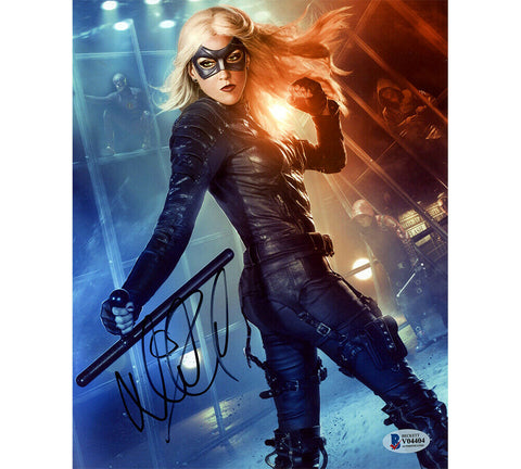 Katie Cassidy Signed Arrow Unframed 8x10 Photo - Blue & Orange Background