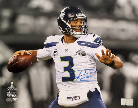 RUSSELL WILSON AUTOGRAPHED 16X20 PHOTO SEATTLE SEAHAWKS SUPER BOWL RW HOLO 74644