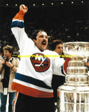 Bryan Trottier Signed New York Islanders Logo Puck (JSA COA) 4xStanley Cup Champ