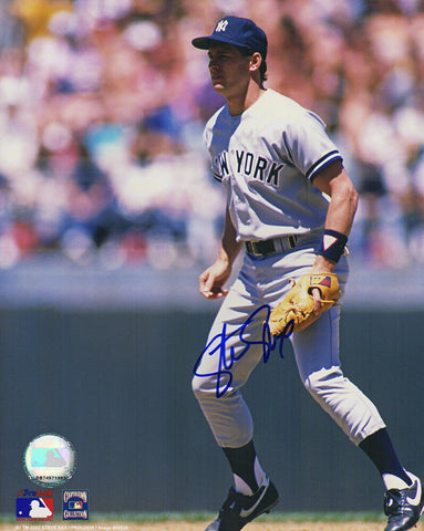 Steve Sax Signed New York Yankees Fieding Action 8x10 Photo - (SCHWARTZ COA)