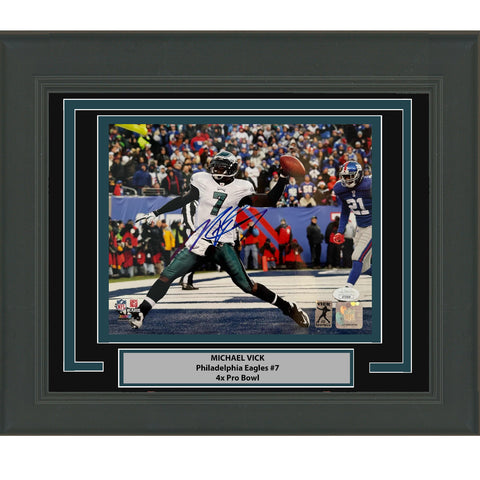 Framed Autographed/Signed Michael Mike Vick Eagles 8x10 Photo JSA COA