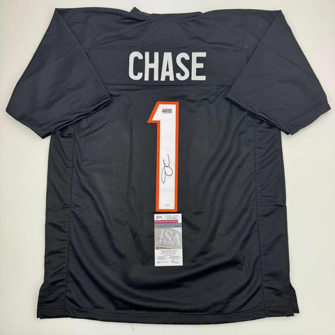 Autographed/Signed Ja'Marr Chase Cincinnati Black Football Jersey Beckett COA