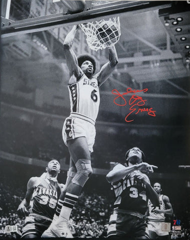 Julius Erving Autographed Philadelphia 76ers B/W 16x20 Photo Beckett Witnessed