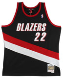 Blazers Clyde Drexler "HOF 04" Signed Black Mitchell & Ness Jersey BAS Witnessed