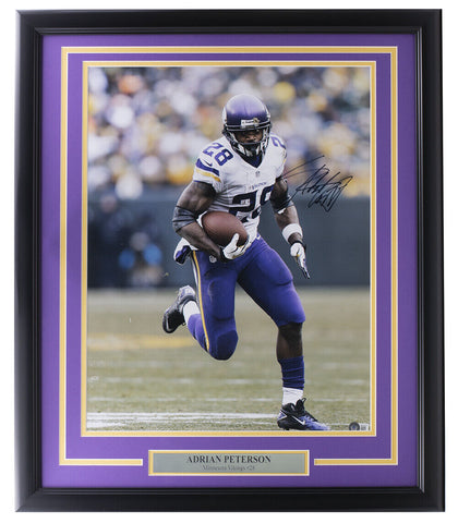 Adrian Peterson Signed Framed Minnesota Vikings 16x20 Run Photo BAS