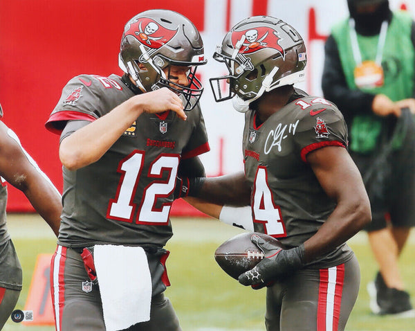 CHRIS GODWIN SIGNED TAMPA BAY BUCS BUCCANEERS 16x20 PHOTO BECKETT W/ TOM BRADY