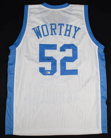 James Worthy Signed North Carolina Tar Heels Jersey (Beckett) 1982 NCAA Champion