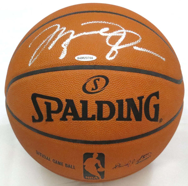 Michael Jordan Signed Chicago Bulls NBA Game Ball UDA Upper Deck Authenticated