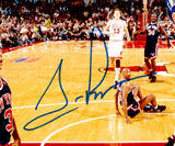 SCOTTIE PIPPEN AUTOGRAPHED 16X20 PHOTO BULLS DUNKING OVER EWING BECKETT 232715