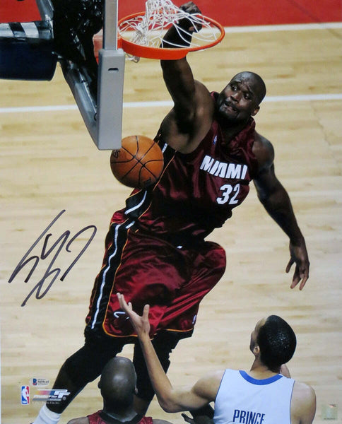 Shaquille O'Neal Autographed Miami Heat 16x20 Photo Beckett Witnessed