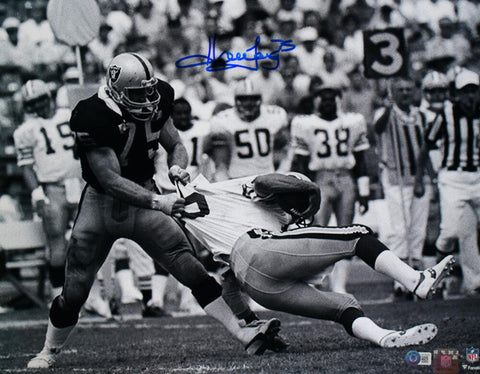 Howie Long Autographed Raiders 16x20 B/W Photo - Beckett W Hologram *Blue