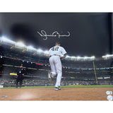 Mariano Rivera Autographed/Signed New York Yankees 16x20 Photo Beckett 47914