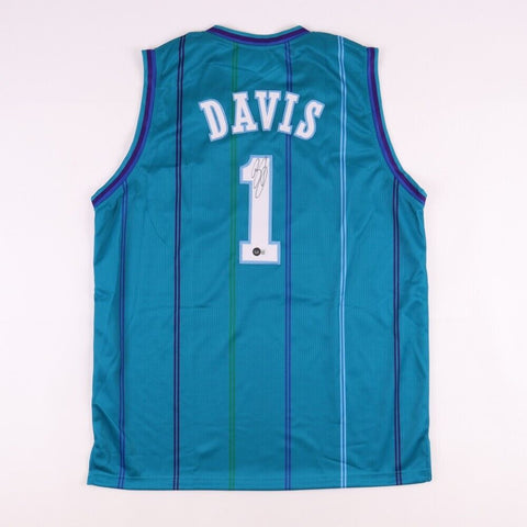 Baron Davis Signed Hornets Jersey (Beckett) Charlotte 1999 Draft Pick #3 Overall