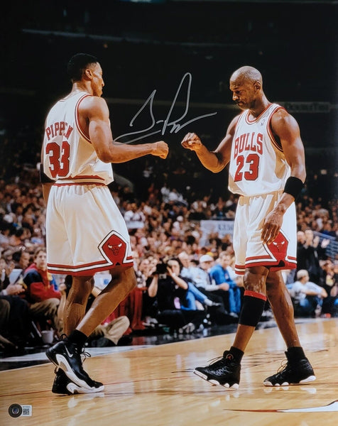 Scottie Pippen Signed Chicago Bulls with Jordan 16X20 Photo Beckett Witnessed