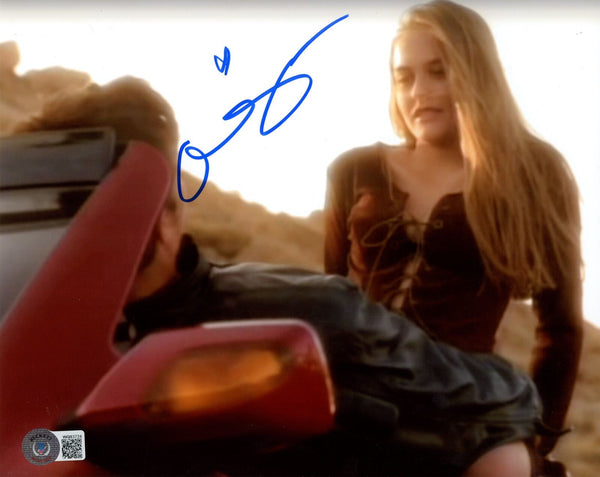 Alicia Silverstone Autographed/Signed Aerosmith 8x10 Photo Beckett 46649