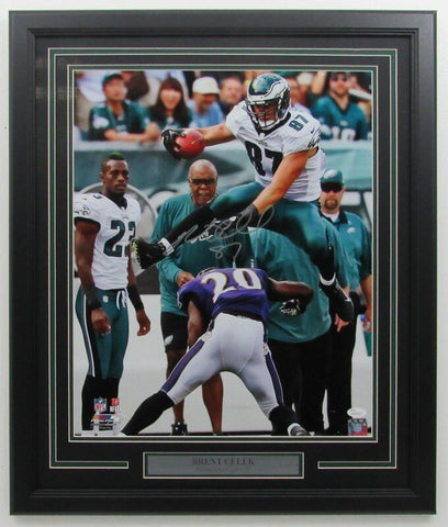 Brent Celek Philadelphia Eagles Autographed/Signed 16x20 Photo Framed JSA 138973