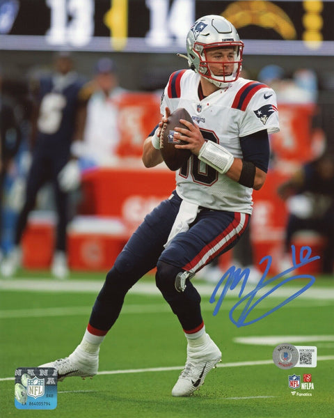 Mac Jones New England Patriots Signed Fanatics Away 8x10 Photo BAS Beckett