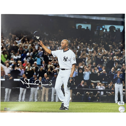 Mariano Rivera Autographed/Signed New York Yankees 16x20 Photo Beckett 47921