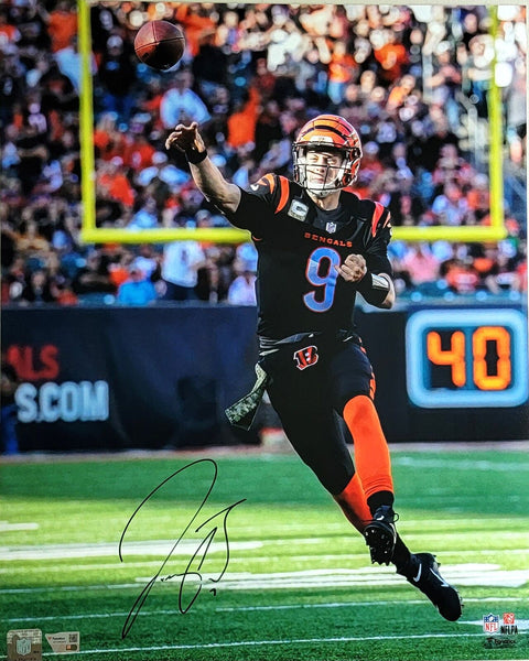 Joe Burrow Autographed Cincinnati Bengals 16X20 Photo Beckett Witnessed #1