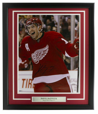 Pavel Datsyuk Signed Framed Red Wings 16x20 Photo Beckett Hologram