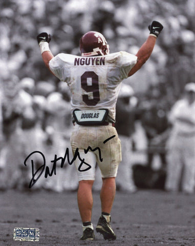 DAT NGUYEN AUTOGRAPHED SIGNED TEXAS A&M AGGIES 8x10 SPOTLIGHT PHOTO COA