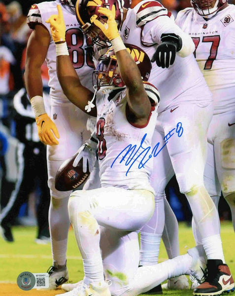 BRIAN ROBINSON JR SIGNED AUTOGRAPHED WASHINGTON COMMANDERS 8x10 PHOTO BECKETT