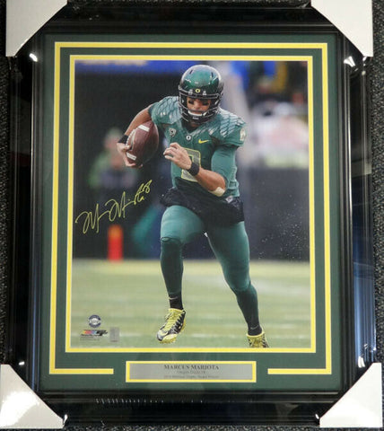 MARCUS MARIOTA AUTOGRAPHED FRAMED 16X20 PHOTO OREGON DUCKS MM HOLO STOCK #89813