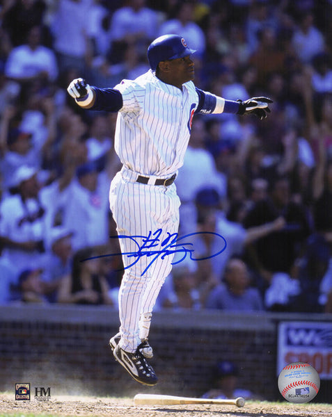 Sammy Sosa Signed Chicago Cubs Jumping HR Celebration 8x10 Photo -(SCHWARTZ COA)