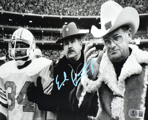 Earl Campbell Autographed Oilers 8x10 B/W Bum Photo - Beckett W Hologram *Blue