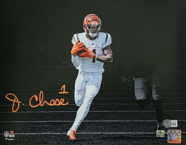 Ja'Marr Chase Signed Cincinnati Bengals Spotlight 11x14 Photo Beckett Witnessed