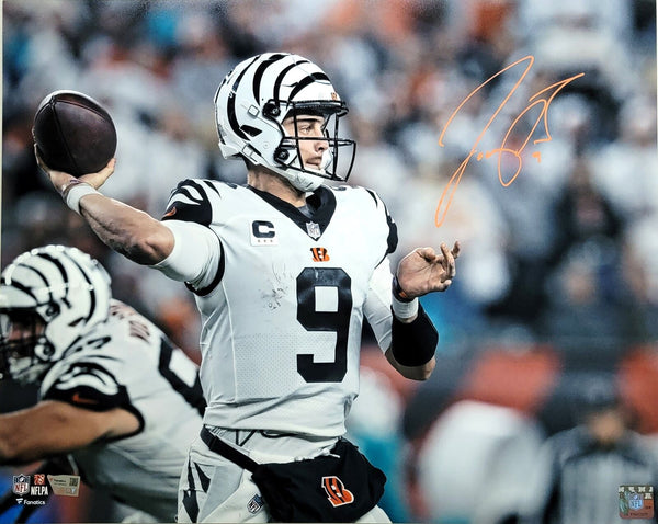 Joe Burrow Autographed Cincinnati Bengals ALT 2022 16X20 Photo Beckett Witnessed