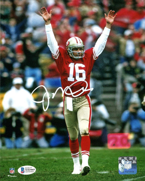 Joe Montana Autographed San Francisco 49ers 8x10 Photo Beckett Witnessed