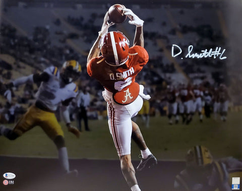 DEVONTA SMITH AUTOGRAPHED 16X20 PHOTO ALABAMA TOUCHDOWN SPOTLIGHT BECKETT 189563