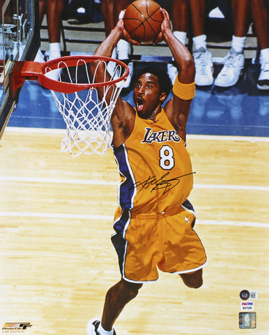 Lakers Kobe Bryant Authentic Signed 16x20 Vertical Dunking Photo BAS #AD64064