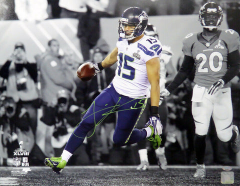 Jermaine Kearse Autographed 16x20 Photo Seahawks SB XLVIII Spotlight MCS 25757