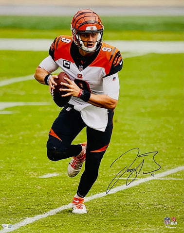 Joe Burrow Autographed Bengals 'Rollout' 16" x 20" Photograph Fanatics