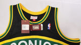 Supersonics Shawn Kemp Autographed 1994-95 M&N Black Jersey Size XXL MCS 93469